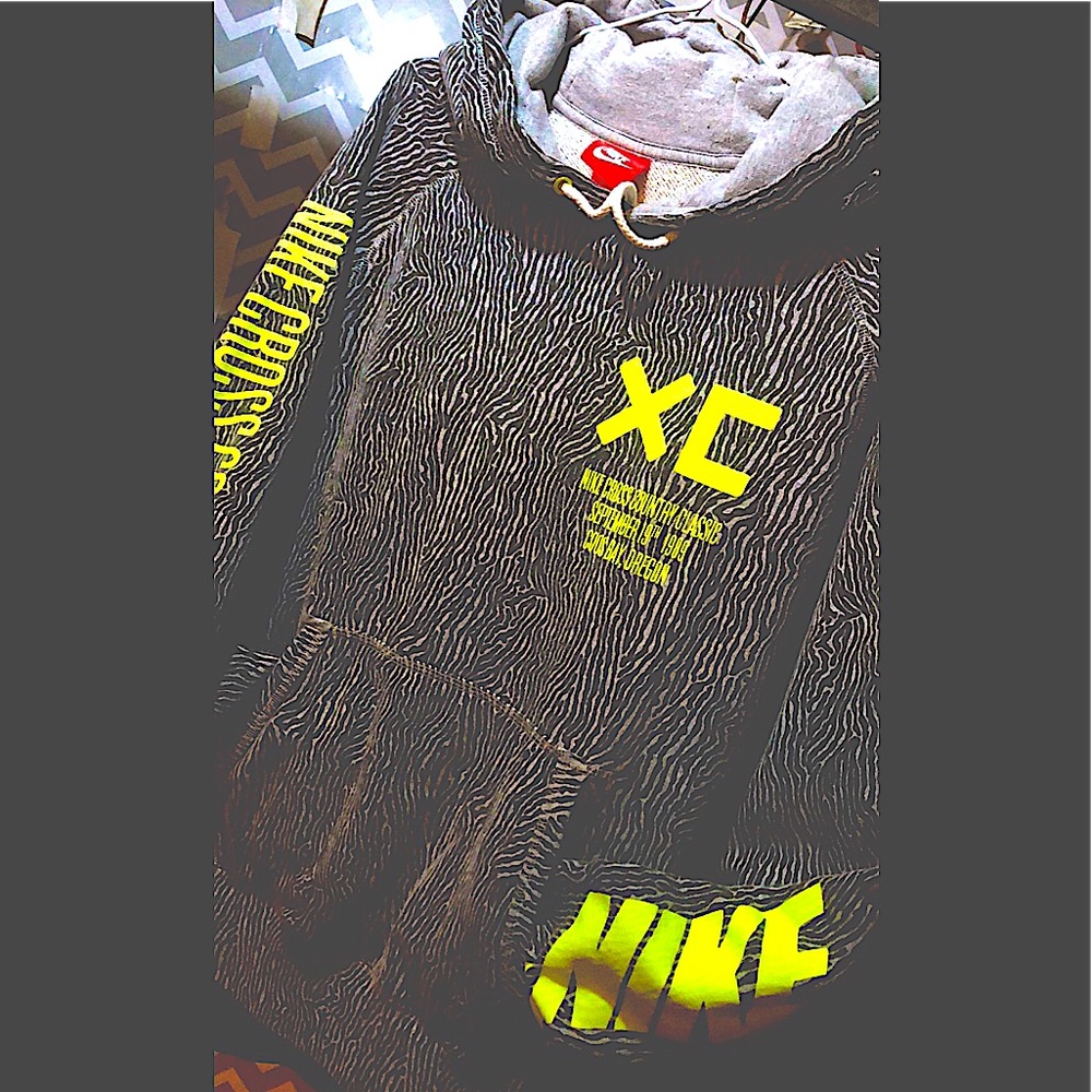 VINTAGE NIKE HOODIE